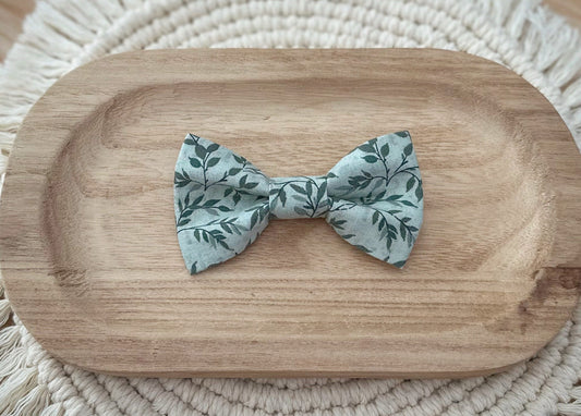 Green Leaves Bow Tie