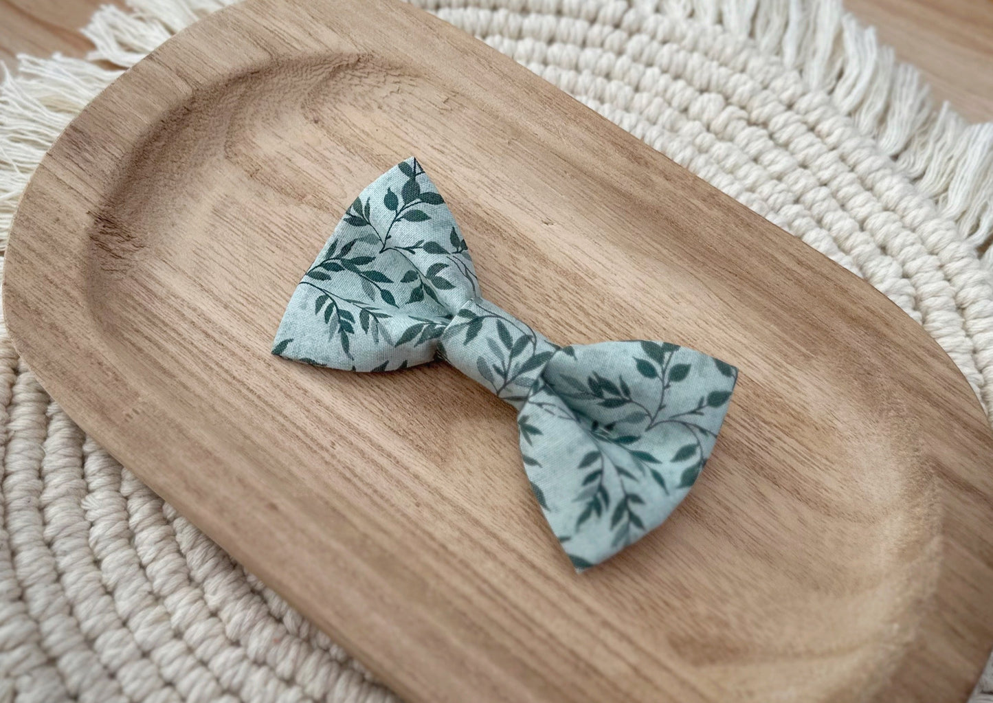 Green Leaves Bow Tie
